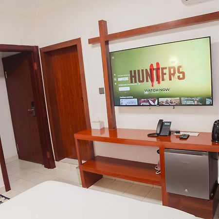 Hotel Totara Dar es Salaam Buitenkant foto