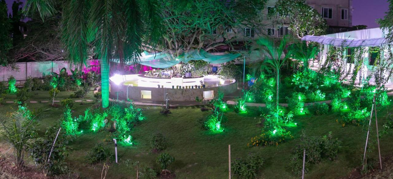 Hotel Totara Dar es Salaam Buitenkant foto
