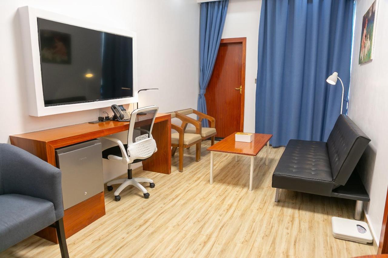 Hotel Totara Dar es Salaam Buitenkant foto