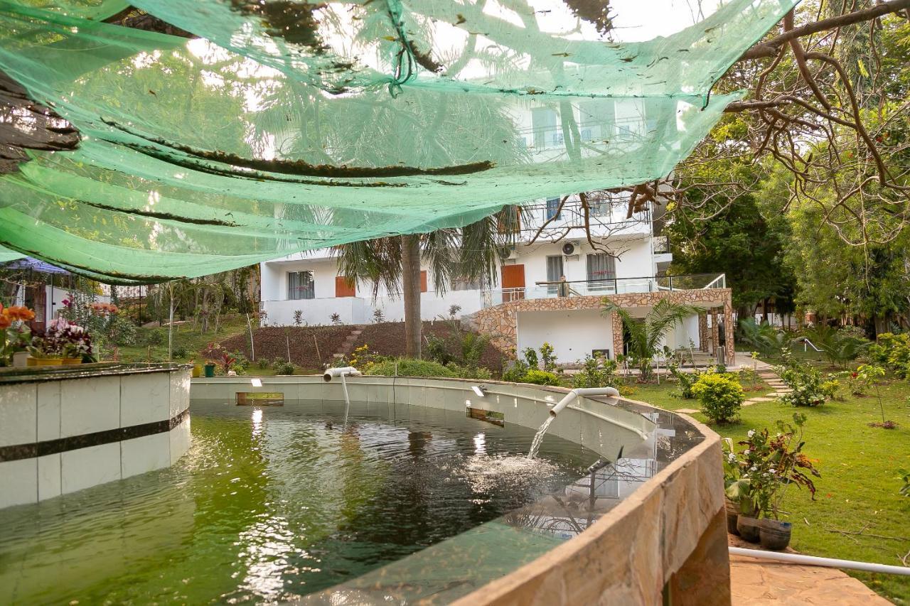 Hotel Totara Dar es Salaam Buitenkant foto