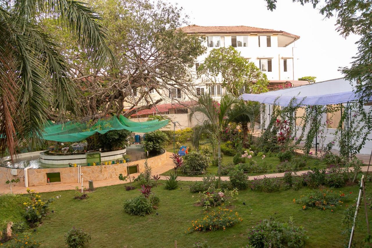 Hotel Totara Dar es Salaam Buitenkant foto