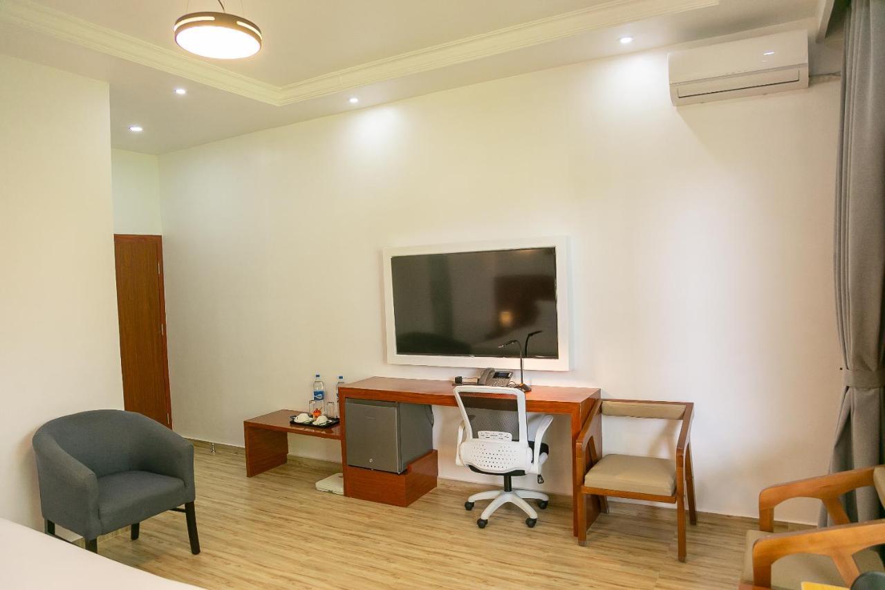 Hotel Totara Dar es Salaam Buitenkant foto