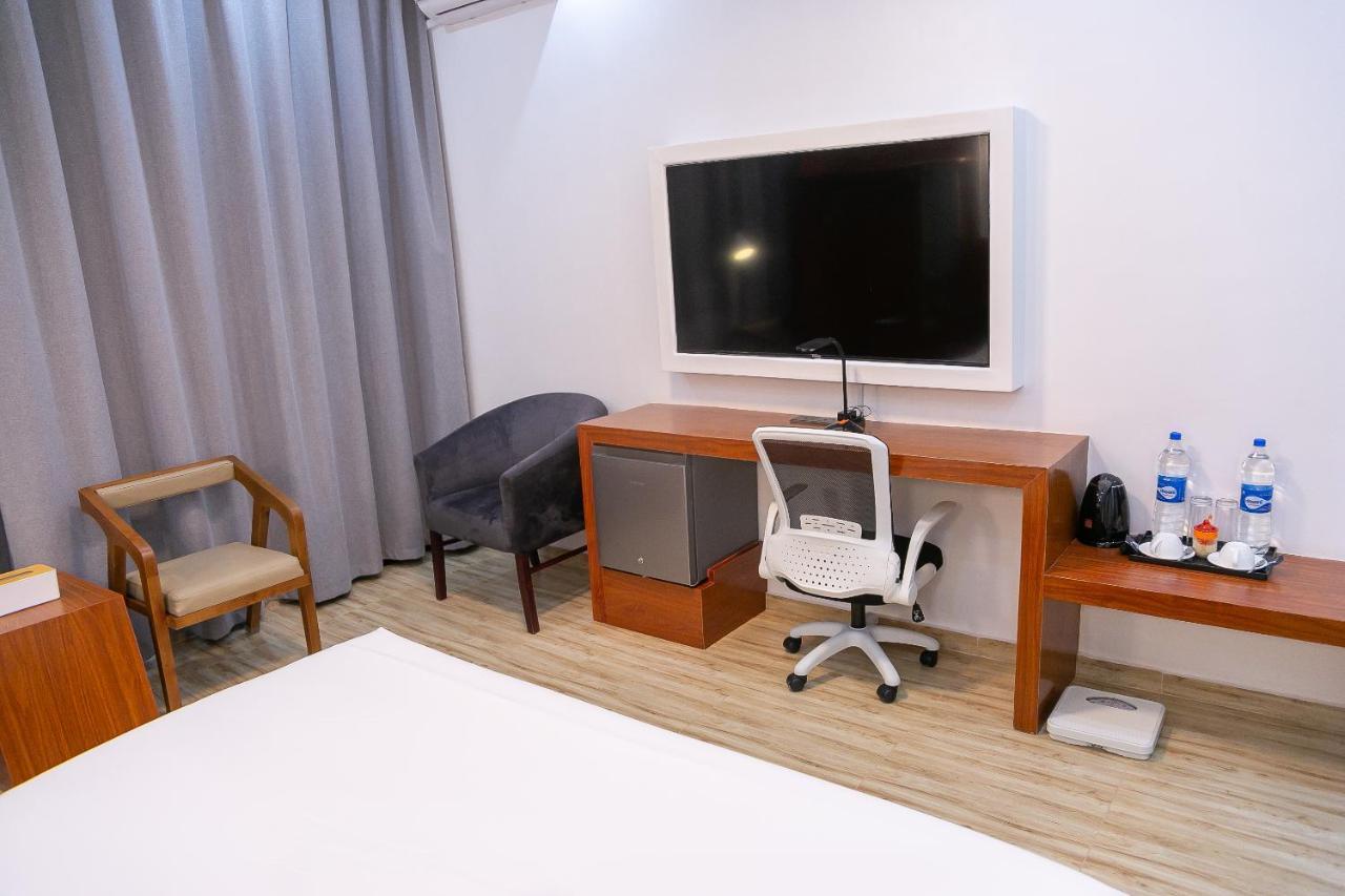 Hotel Totara Dar es Salaam Buitenkant foto