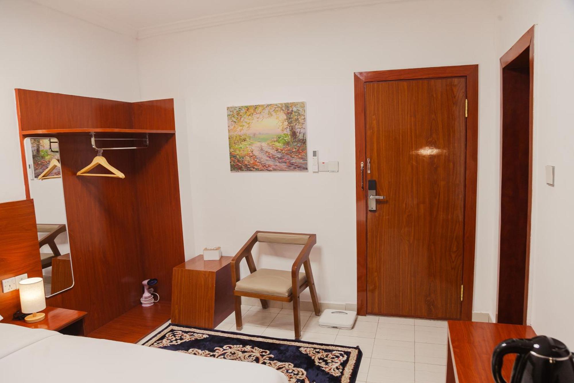 Hotel Totara Dar es Salaam Buitenkant foto