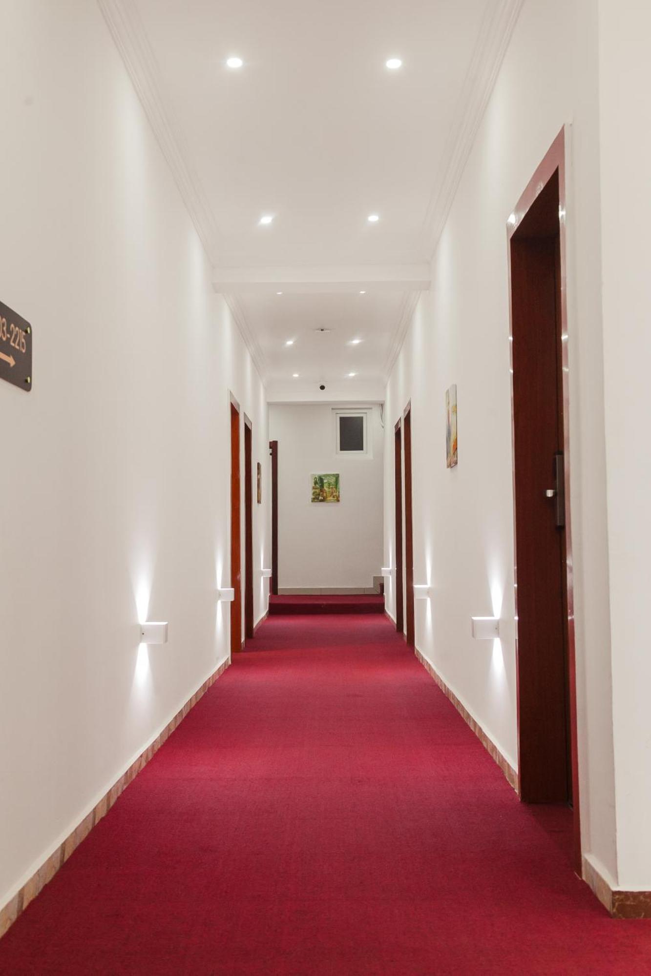 Hotel Totara Dar es Salaam Buitenkant foto