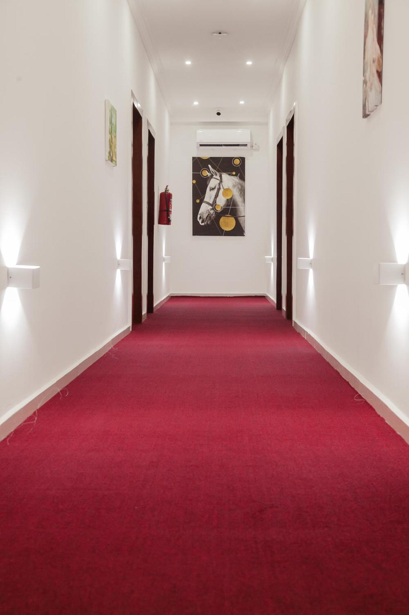 Hotel Totara Dar es Salaam Buitenkant foto