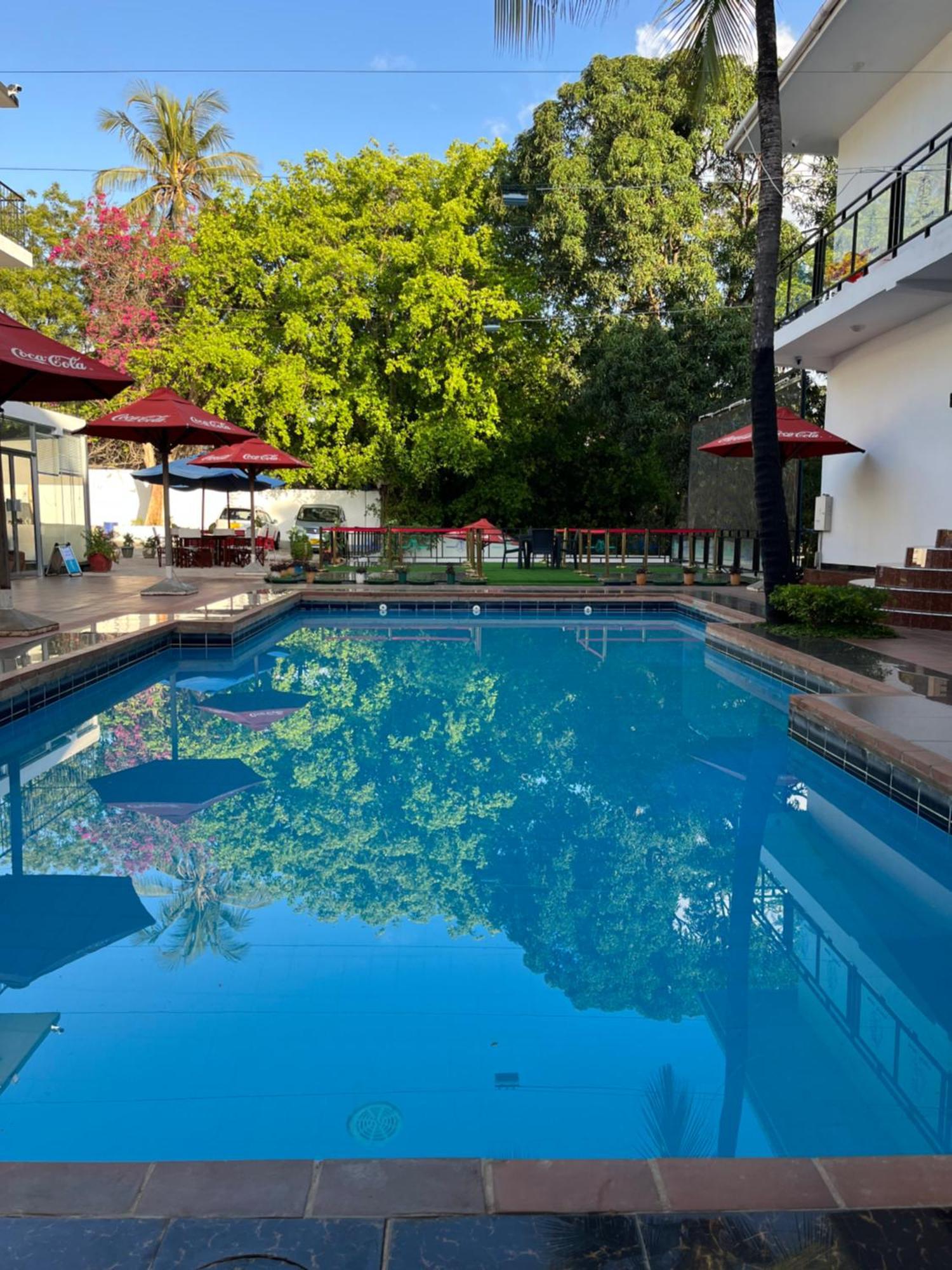 Hotel Totara Dar es Salaam Buitenkant foto